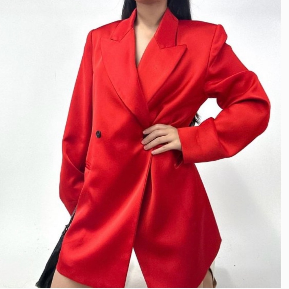 MSGM Red and Black Blazer with Wide Lapels and Tailored Fit